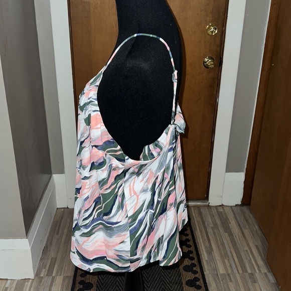 Nine West watercolor print vneck tank! - Picture 3 of 4